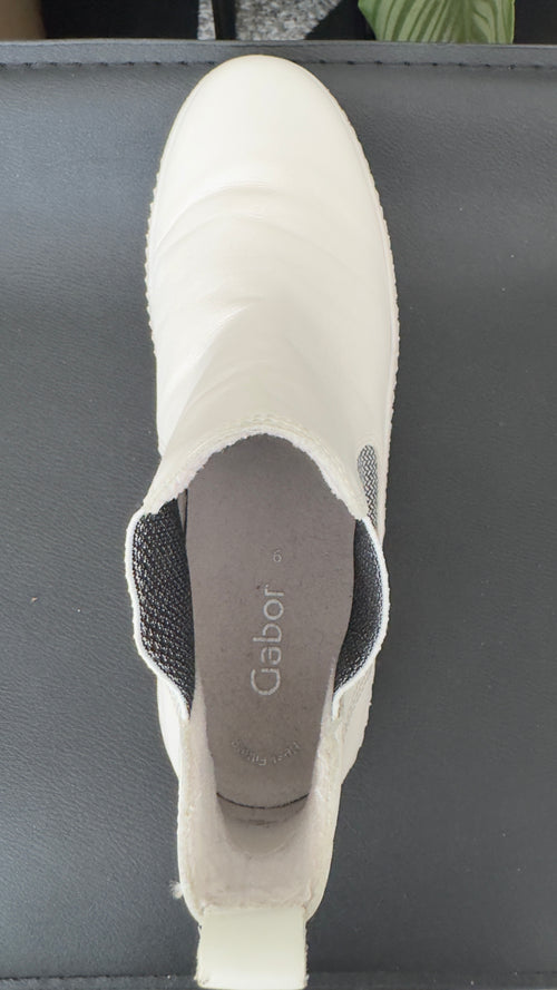 Gabor White Leather Chelsea EU 42 Boots